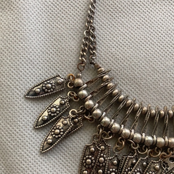 Choker - Picture 5 of 6